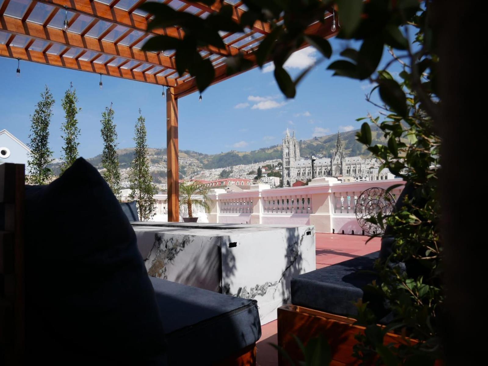 Casona 1914 Quito - Gothic Cathedral View Rooftop Exterior foto